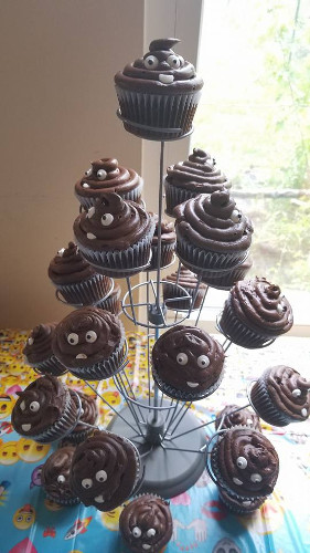 Poop Emoji Cupcakes (2017) Poop Emoji Cupcakes (2017)