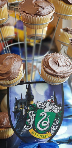 Harry Potter: House Sorting Cupcakes (2018) Harry Potter: House Sorting Cupcakes (2018)
